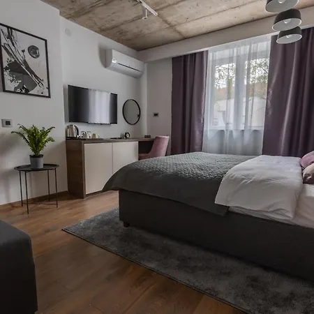 Centar House